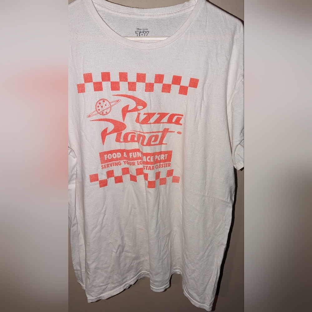 White pizza planet shirt